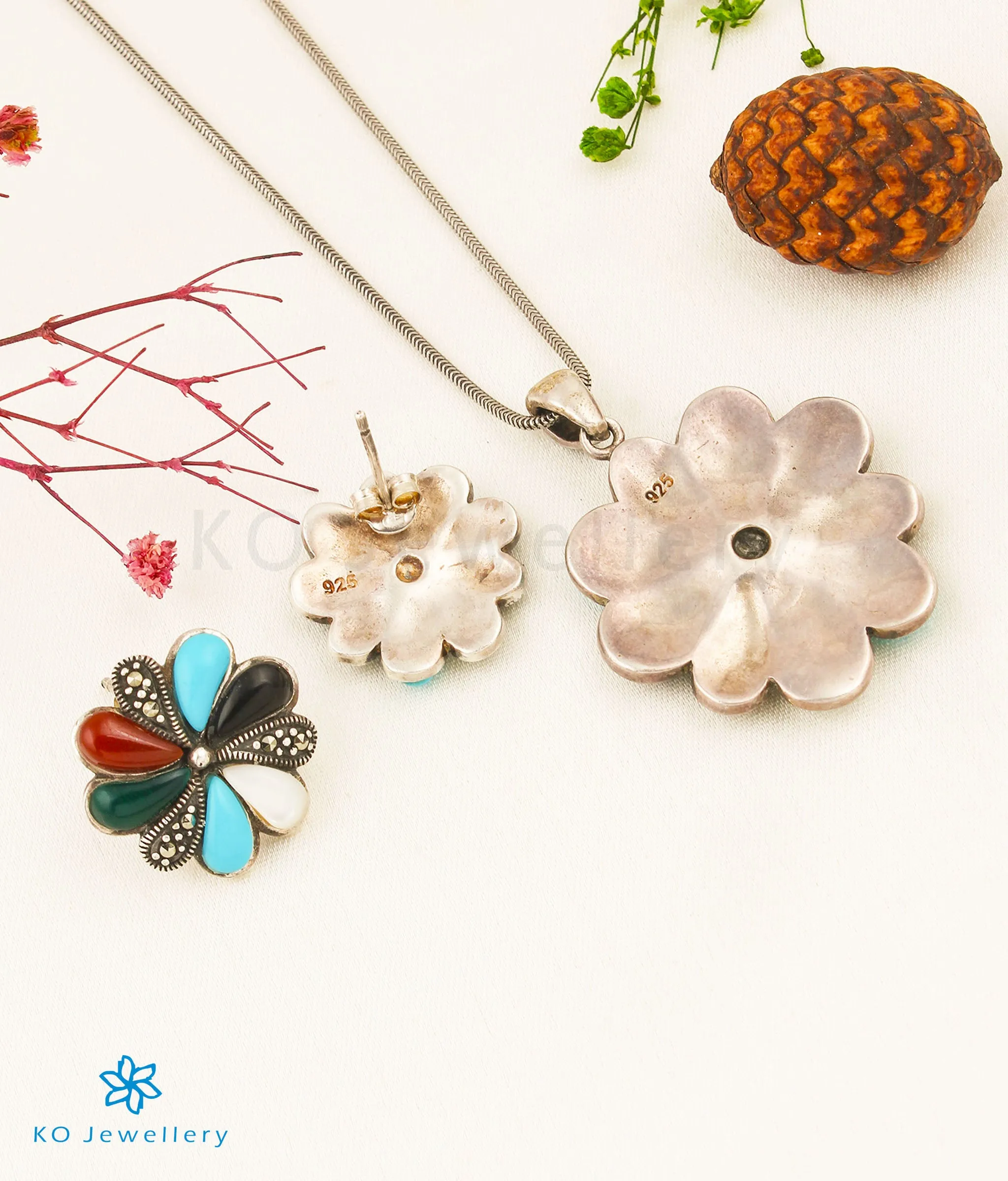 The Arbella Silver Marcasite Pendant Set (Multicolour)